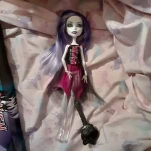 Monster High Spectra Vondergeist Basic Doll